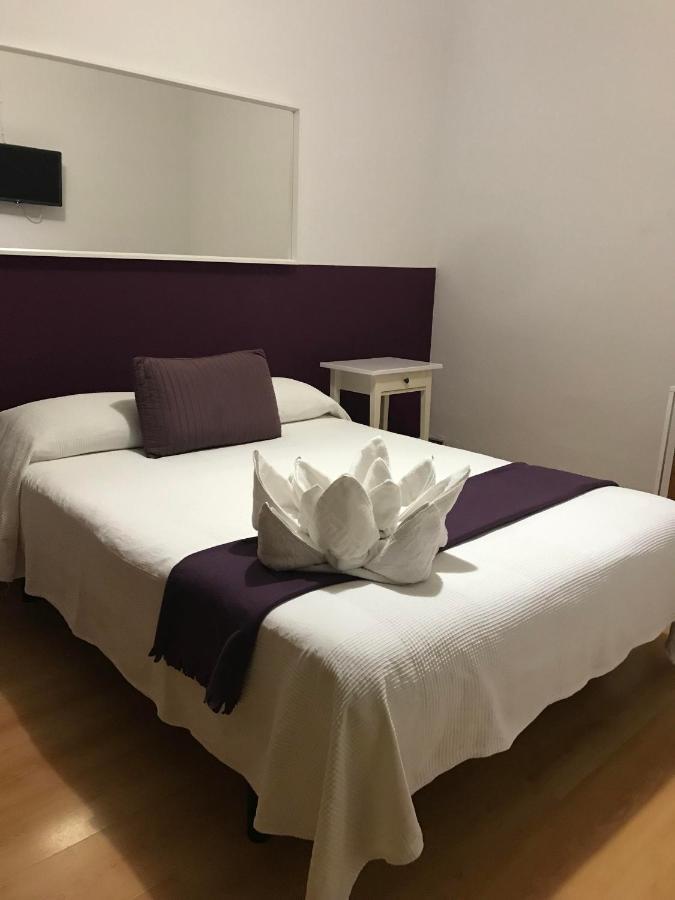 Hostal Muntaner Barcelona Exterior photo